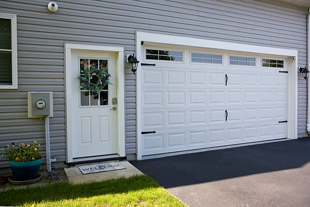 24/7 Emergency Garage Door Panel Replacement experts in Meriden, CT